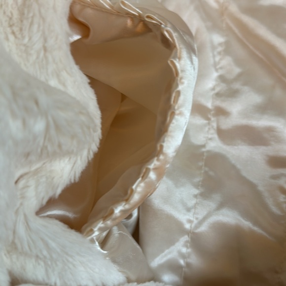 Dennis Basso faux fur with faux leather detachable sleeves. Creamy white. - Picture 10 of 15